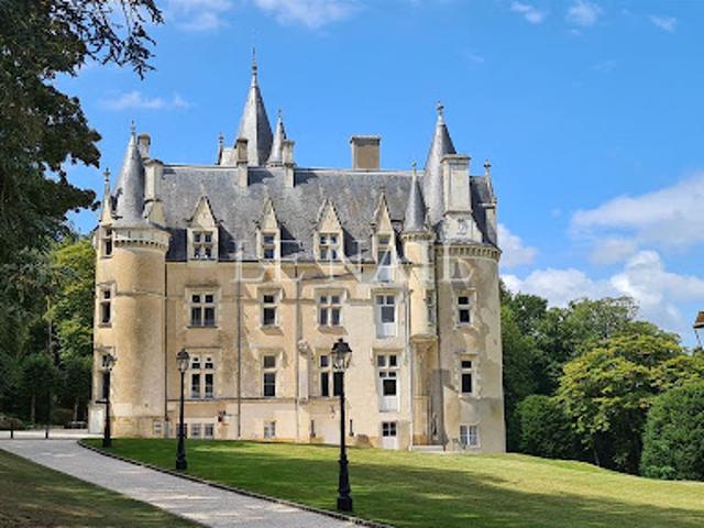 Château vente à La Flèche, Château-du-loir