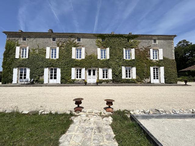 Château vente à Confolens, Aigre