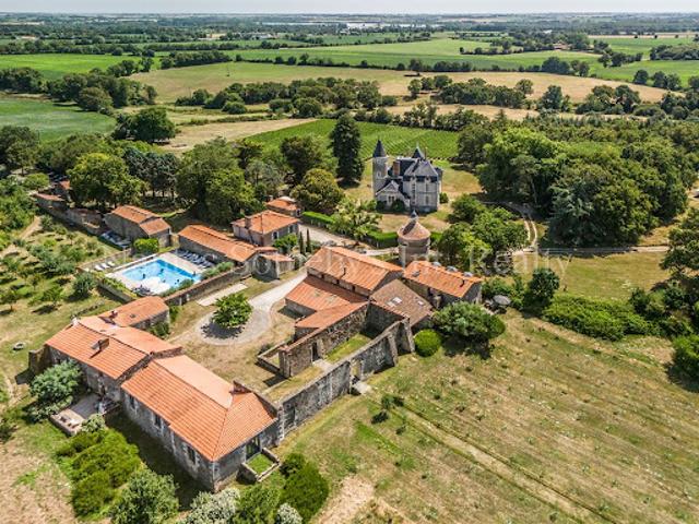 Château vente à Fontenay-le-Comte, Mareuil-sur-lay-dissais
