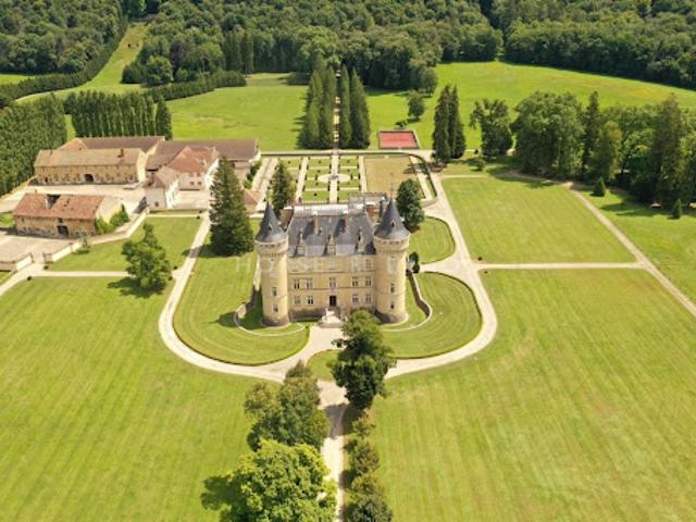 Château vente à Lons-le-Saunier, Cornod