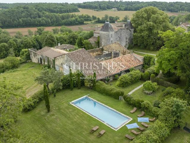 Château vente à Angoulême, Aignes-et-puypéroux