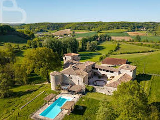 Château vente à Courbiac