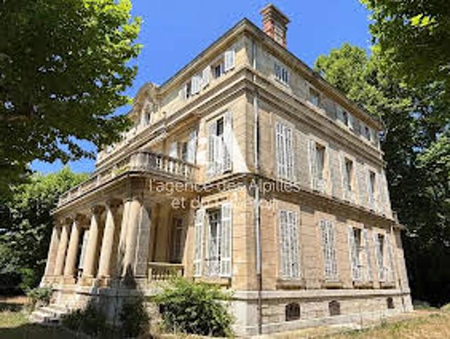 Château vente à France métropolitaine, Istres