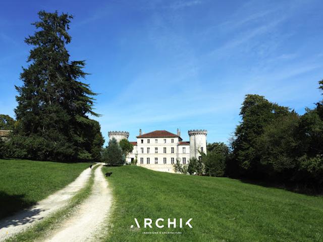Château vente à Angoulême, Dirac