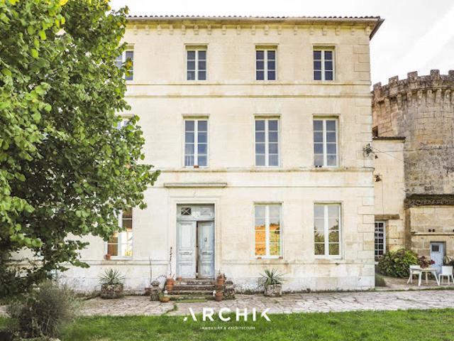 Château vente à Angoulême, Dirac