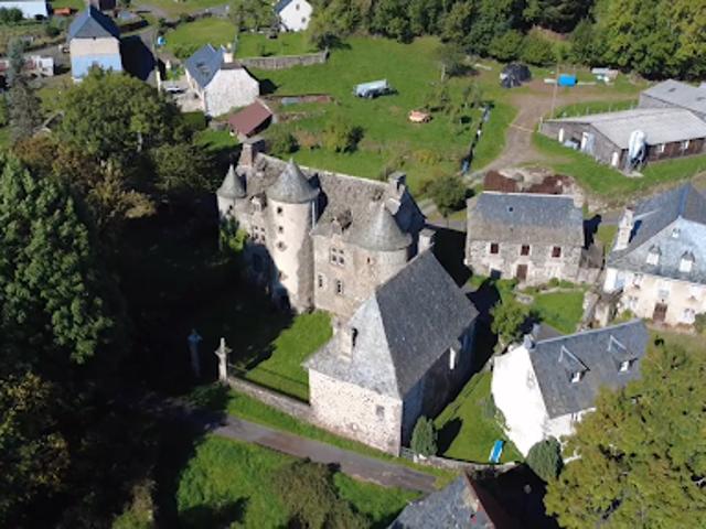 Château vente à Saint-Martin-sous-Vigouroux, Cantal