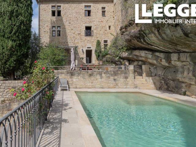 Château vente à Le Vieil Ucel, Ucel