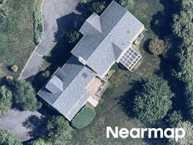 House for sale in Manorville