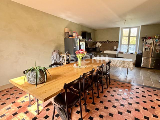 Maison vente à La Flèche, Château-du-loir