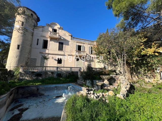 Château vente à Arrondissement de Toulon, La Seyne-sur-mer
