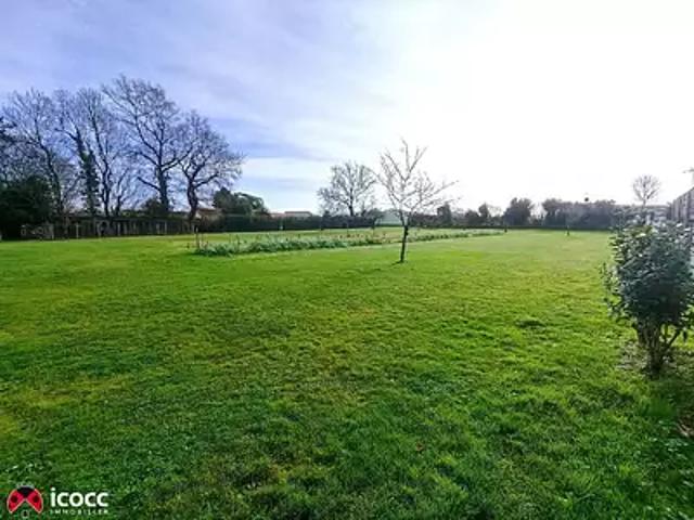 Terrain vente à Fontenay-le-Comte, Château-guibert