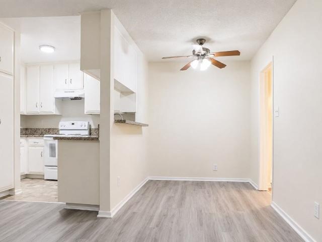 Apartment for rent in Canoga Park, California