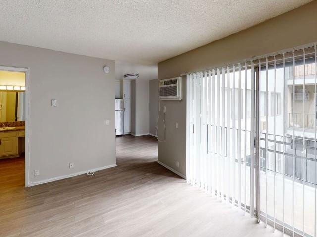 Apartment for rent in Canoga Park, California
