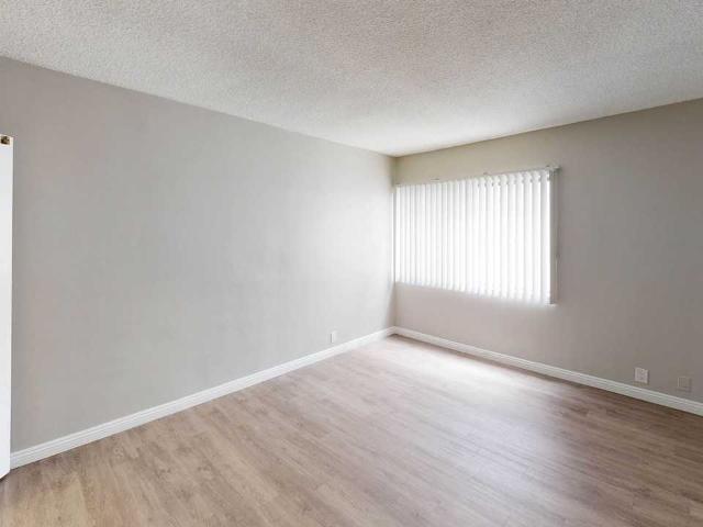 Apartment for rent in Canoga Park, California