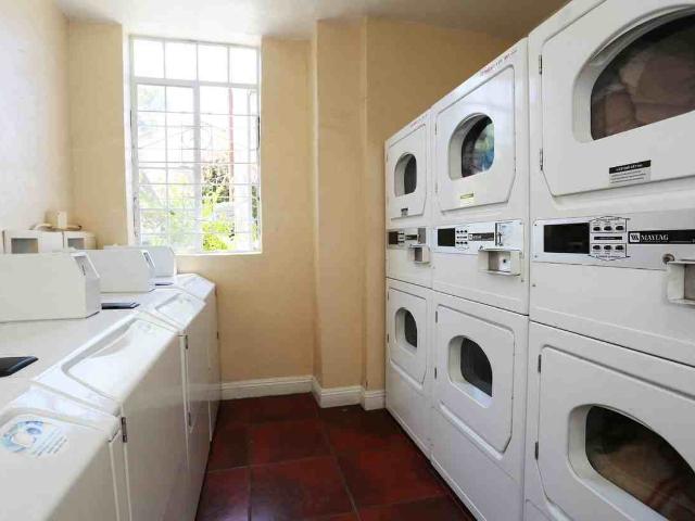 Apartment for rent in Canoga Park, California