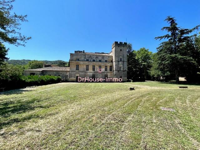Château vente à Nîmes, Vers-pont-du-gard