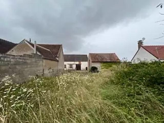 Terrain vente à Saint-Amand-Montrond, Châteaumeillant