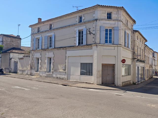 Maison vente à Cognac, Châteauneuf-sur-charente