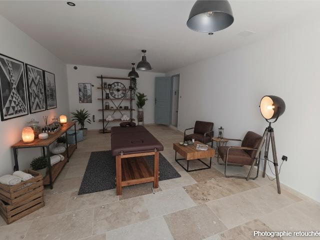 Local Commercial vente à Arles, La Salle Les Alpes