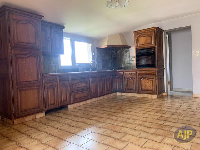 Maison vente à Segré, Châtelais