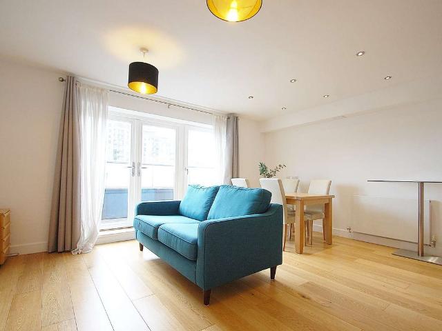 Apartment for rent in Battersea, Greater London