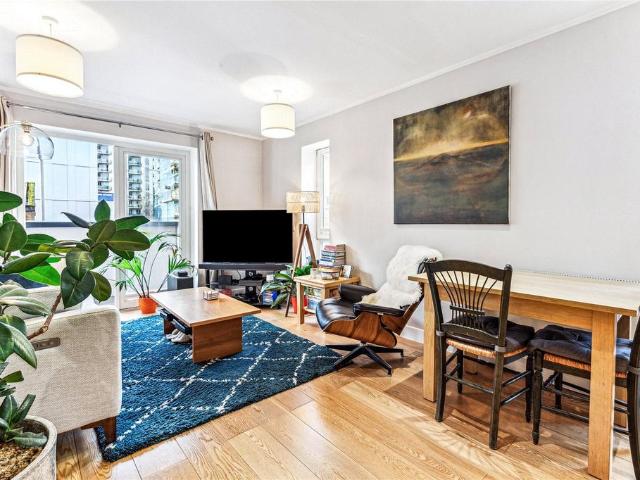 Apartment for rent in Battersea, Greater London