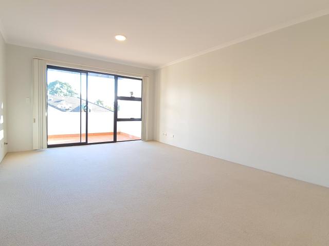 Apartment for rent in Lower North Shore, Sydney