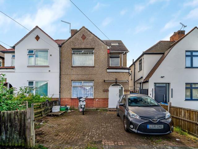 Studio for rent in London Borough of Hounslow, Greater London
