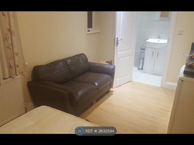 Room for rent in London Borough of Hounslow, Greater London