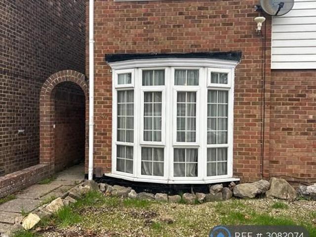 House for rent in Grove Park, Swale