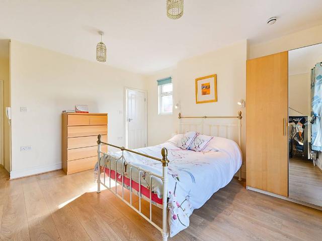 Studio for rent in London Borough of Ealing, Greater London