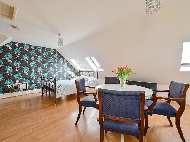 Studio for rent in London Borough of Ealing, Greater London
