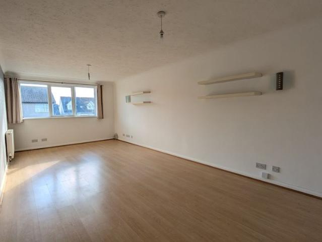 Apartment for rent in Shoreham Beach, Adur