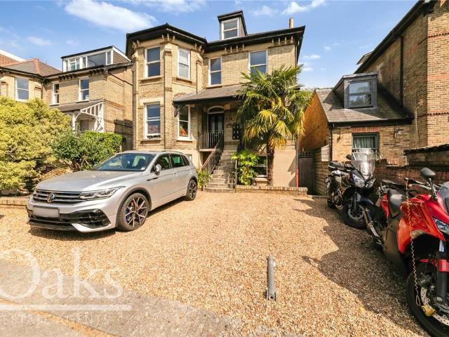 Apartment for rent in London Borough of Croydon, Isle Of Man