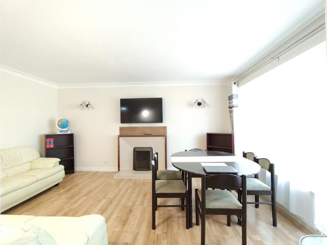 Apartment for rent in London Borough of Ealing, Park Royal