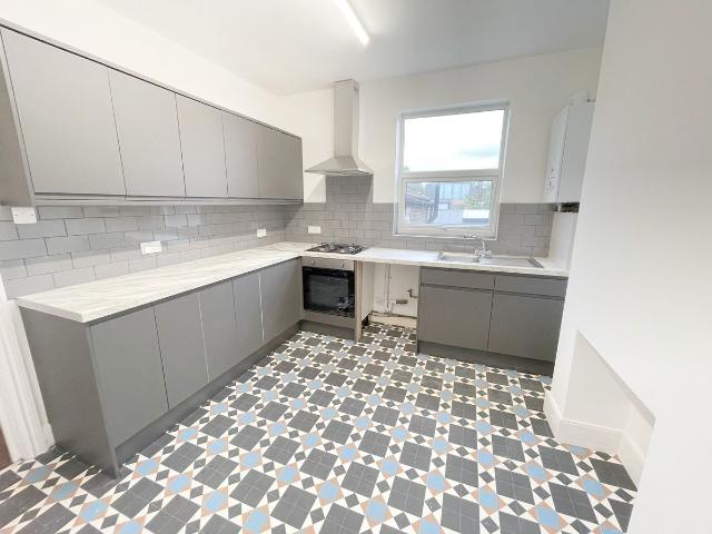 House for rent in Clapton Park, Greater London