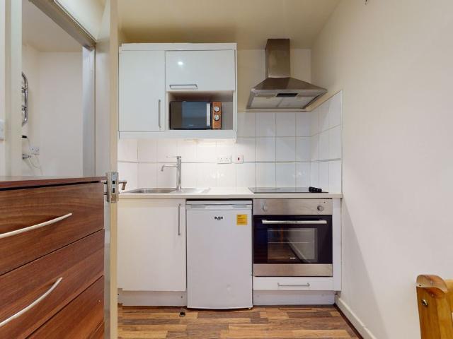 Studio for rent in Mapesbury, Greater London
