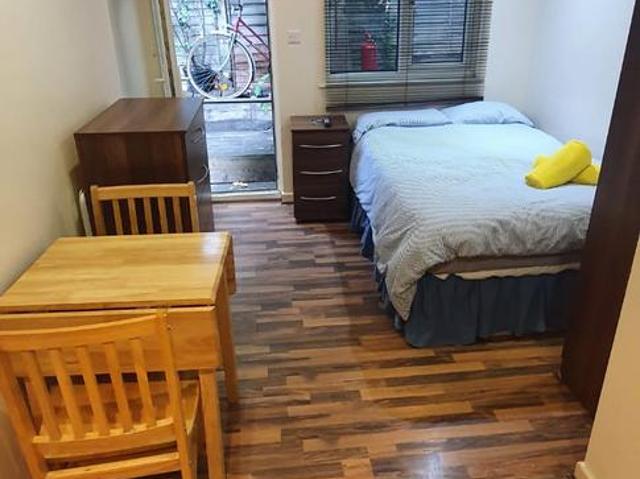 Apartment for rent in Mapesbury, Greater London