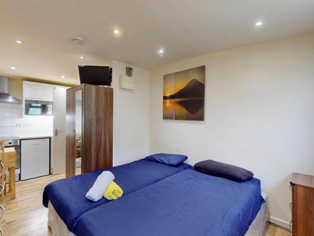 Apartment for rent in Mapesbury, Greater London