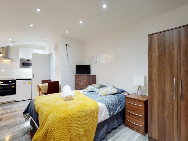 Apartment for rent in Mapesbury, Greater London