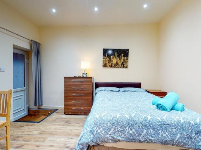 Apartment for rent in Mapesbury, Greater London