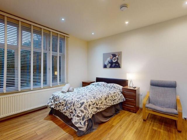 Apartment for rent in Mapesbury, Greater London