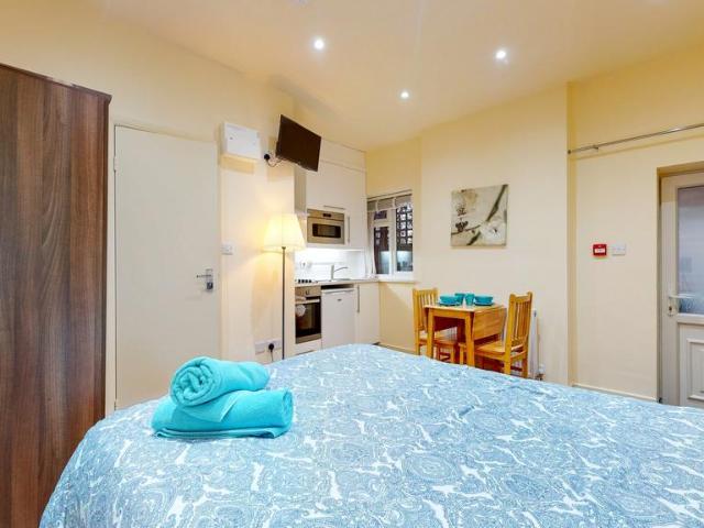 Apartment for rent in Mapesbury, Greater London