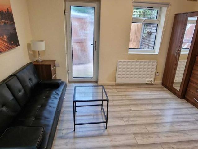 Studio for rent in London Borough of Brent, Greater London