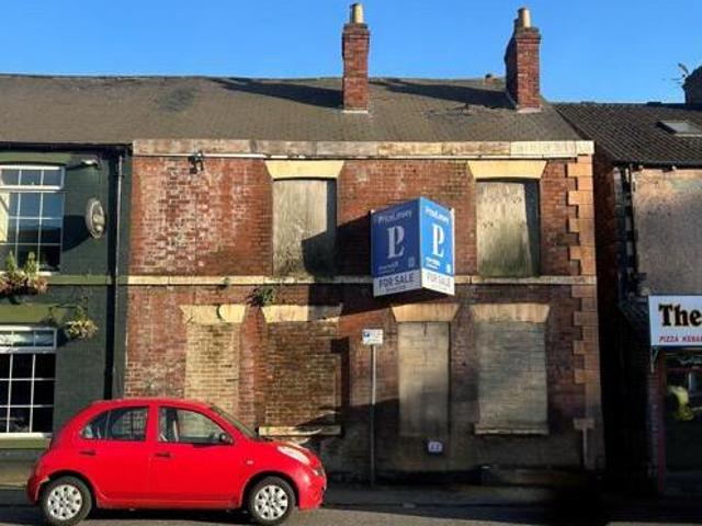 House for sale in Chesterfield, East Midlands