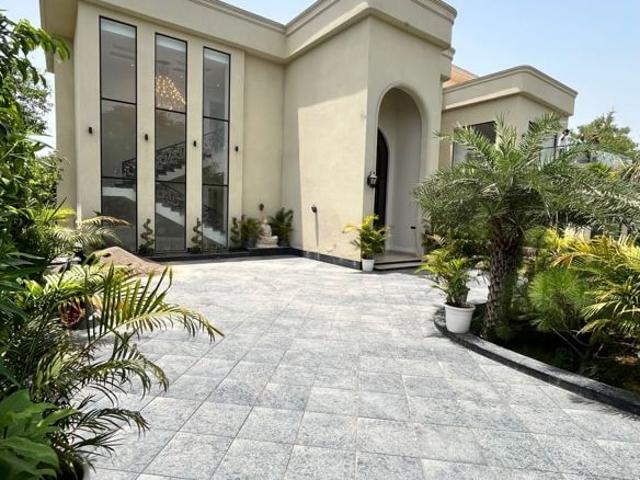 Villa for sale in Deri