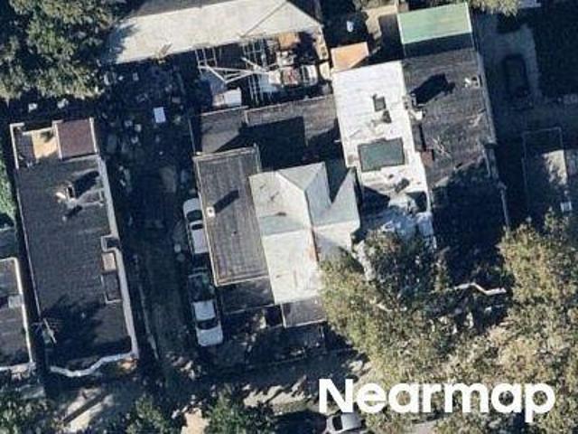 House for sale in The Bronx, Arverne