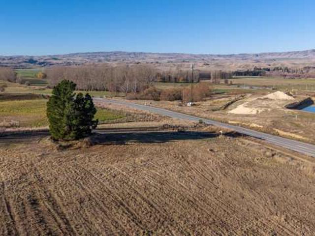 Property for sale in Otakou