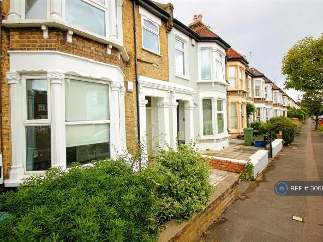 Apartment for rent in London Borough of Redbridge, Greater London