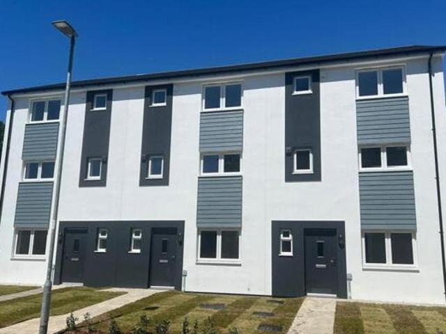 House for sale in Follaton, Strode